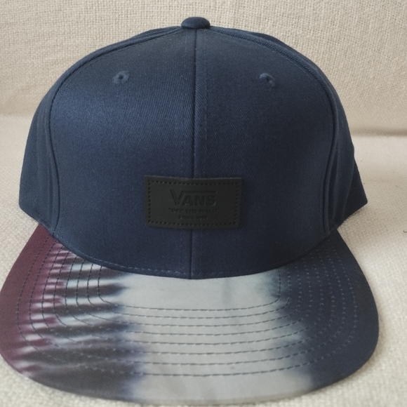 Vans all over it - Picture 1 of 2